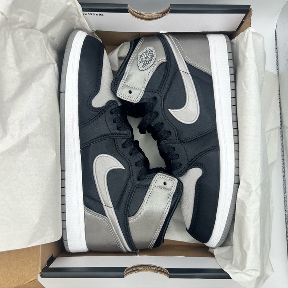 NEW Nike Youth Size 3Y Air Jordan 1 Retro High OG (PS) Black Grey White - Picture 2 of 8